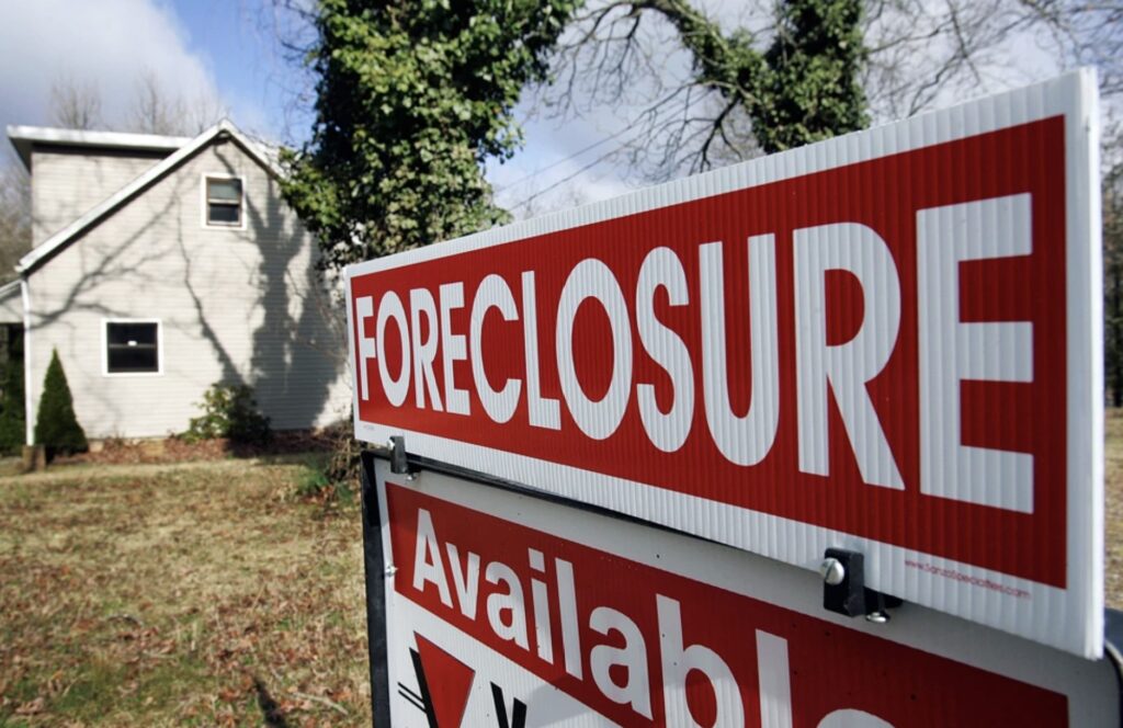 Subprime Auto Loan Defaults Ignite Liquidity Fears; Pressure Mounts on Federal Reserve