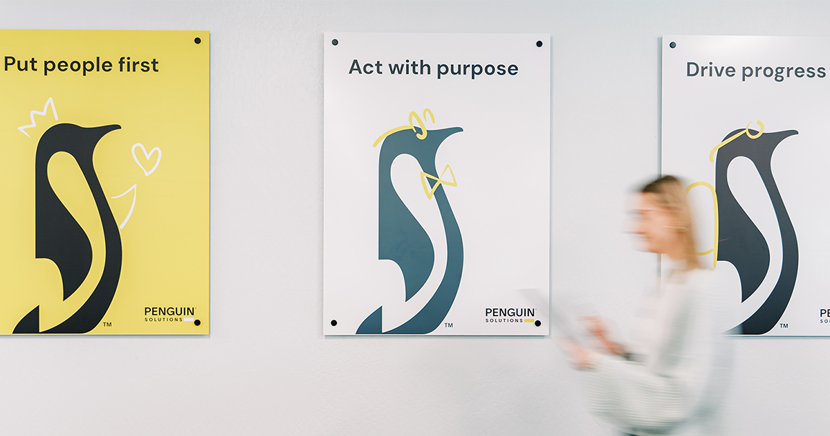 PENG Stock: Penguin Solutions Surges After Q3 Earnings, Integrated Memory Growth and AI Factory Demand